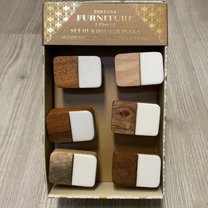 Set of 6 Wooden and White Drawer Pulls